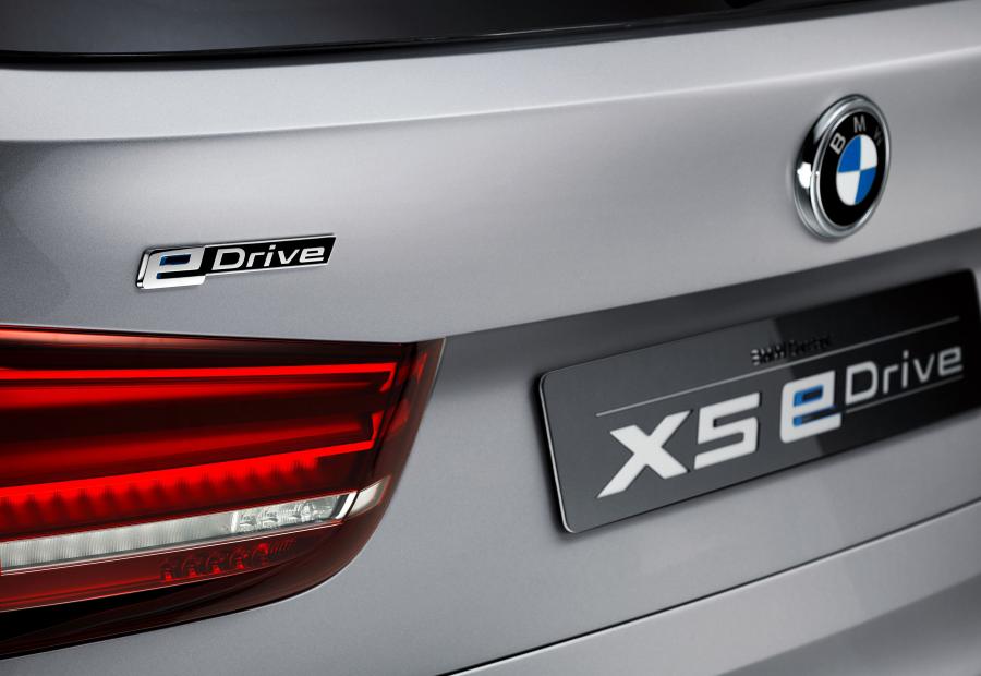 Детали экстерьера BMW X5 eDrive Concept (F15) 2013 года  (фото 7 из 24)